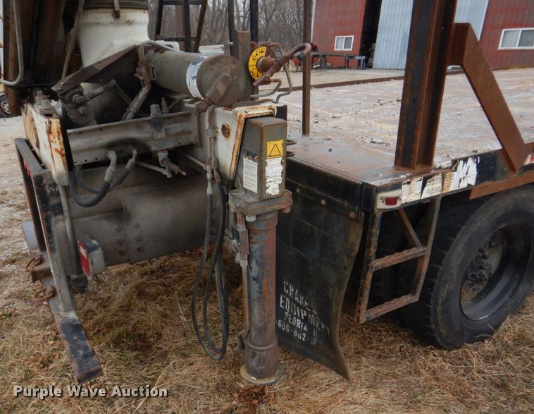 image for item IM9628 1986 International F2674  crane truck