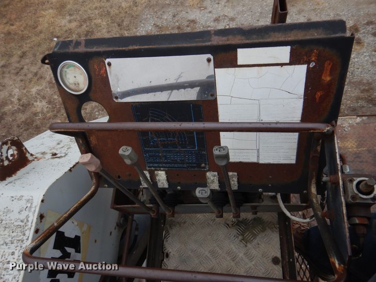 image for item IM9628 1986 International F2674  crane truck