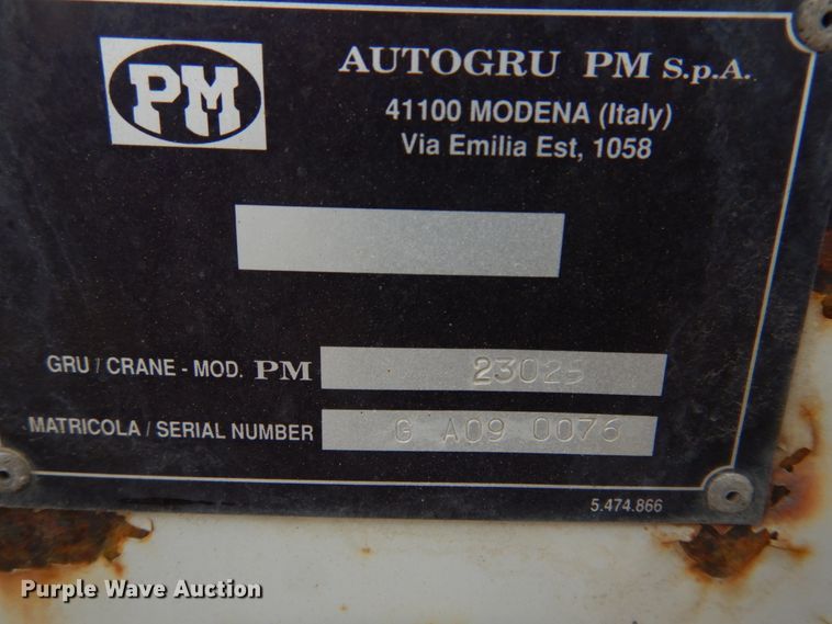 image for item IM9628 1986 International F2674  crane truck