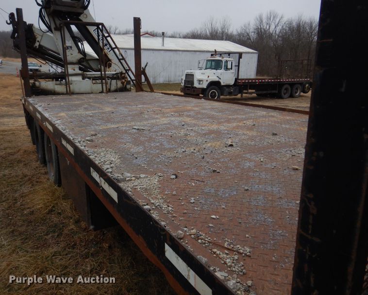 image for item IM9628 1986 International F2674  crane truck