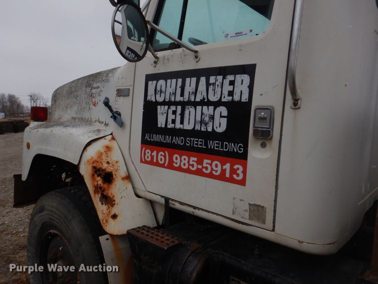 image for item IM9628 1986 International F2674  crane truck