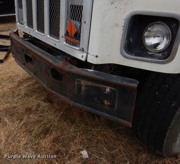 image for item IM9628 1986 International F2674  crane truck