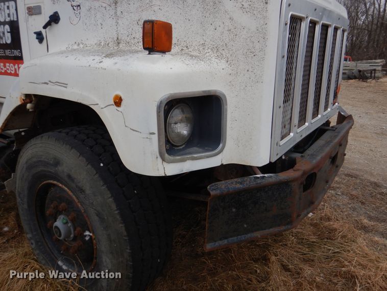 image for item IM9628 1986 International F2674  crane truck