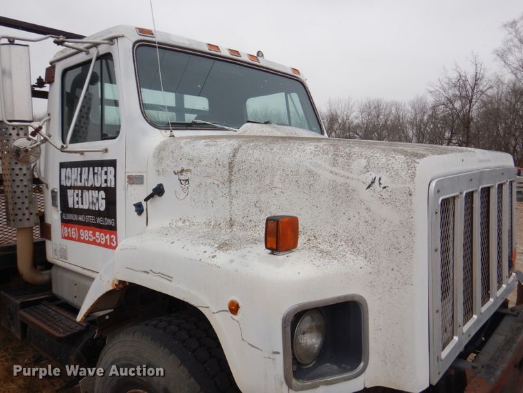 image for item IM9628 1986 International F2674  crane truck