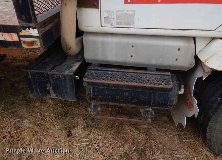 image for item IM9628 1986 International F2674  crane truck