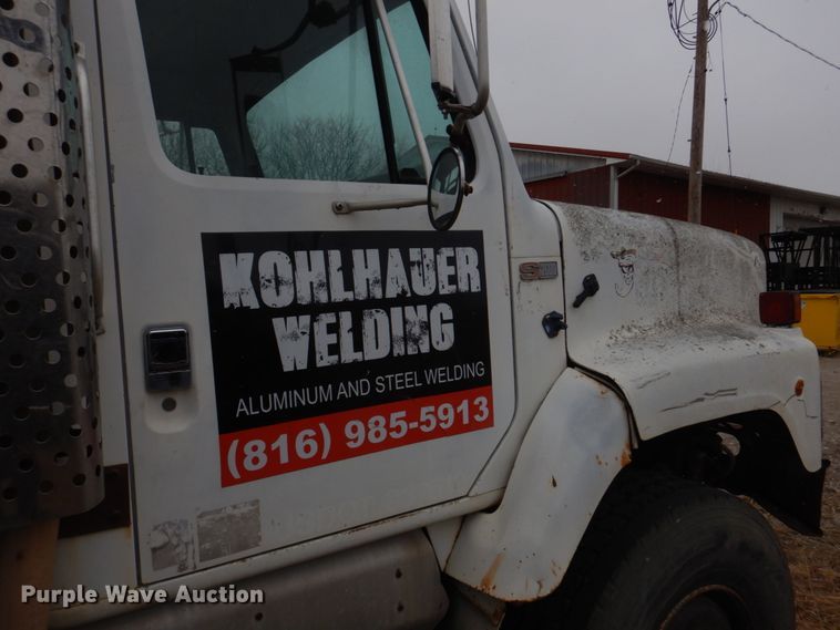 image for item IM9628 1986 International F2674  crane truck