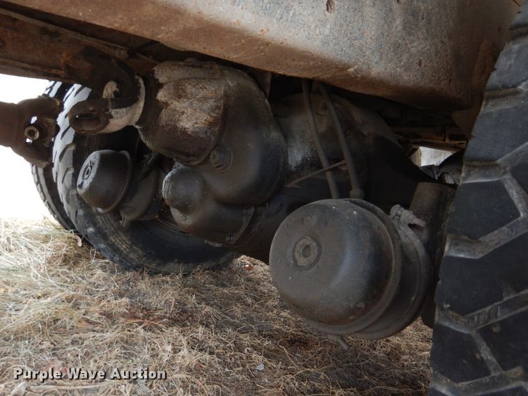 image for item IM9628 1986 International F2674  crane truck