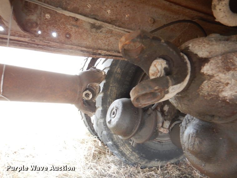 image for item IM9628 1986 International F2674  crane truck