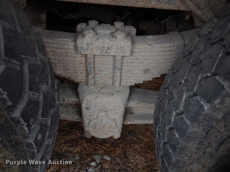 image for item IM9628 1986 International F2674  crane truck