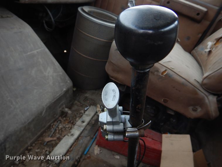 image for item IM9628 1986 International F2674  crane truck