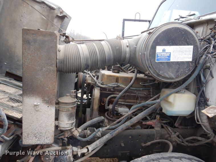 image for item IM9628 1986 International F2674  crane truck