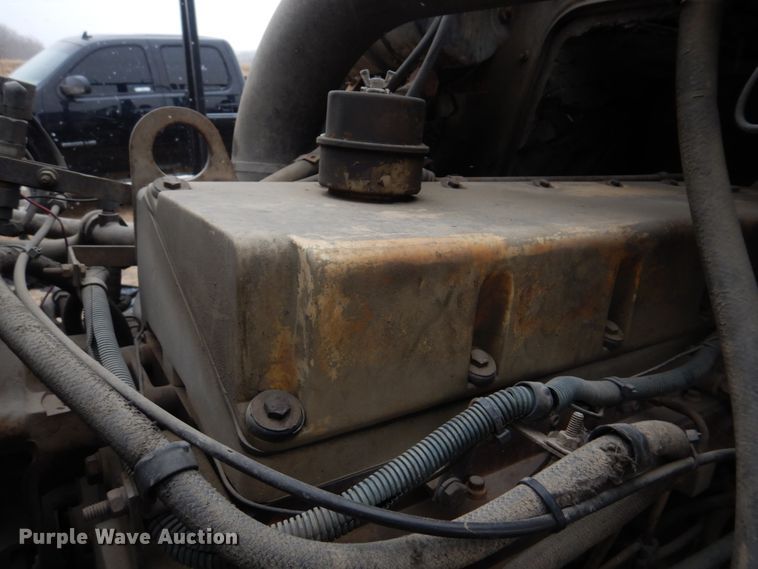 image for item IM9628 1986 International F2674  crane truck