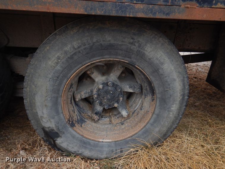 image for item IM9628 1986 International F2674  crane truck