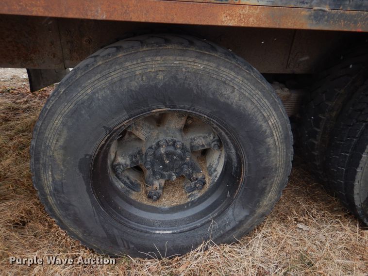 image for item IM9628 1986 International F2674  crane truck