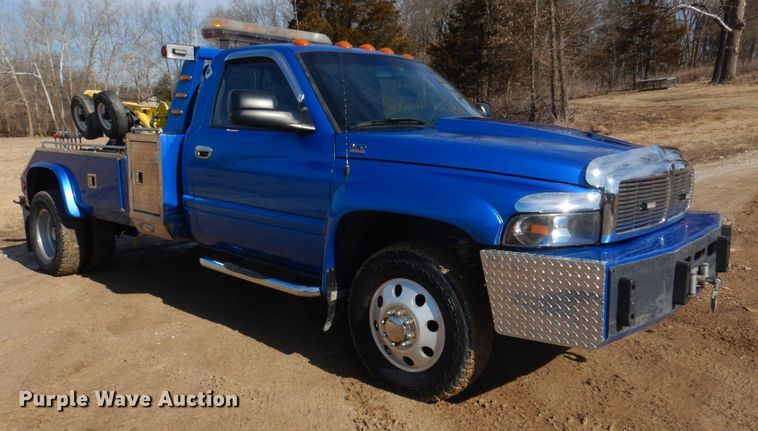 image for item IM9631 1999 Dodge Ram 3500  tow truck