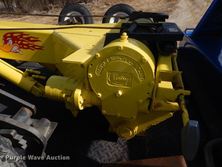 image for item IM9631 1999 Dodge Ram 3500  tow truck