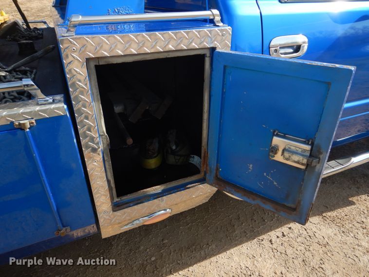 image for item IM9631 1999 Dodge Ram 3500  tow truck