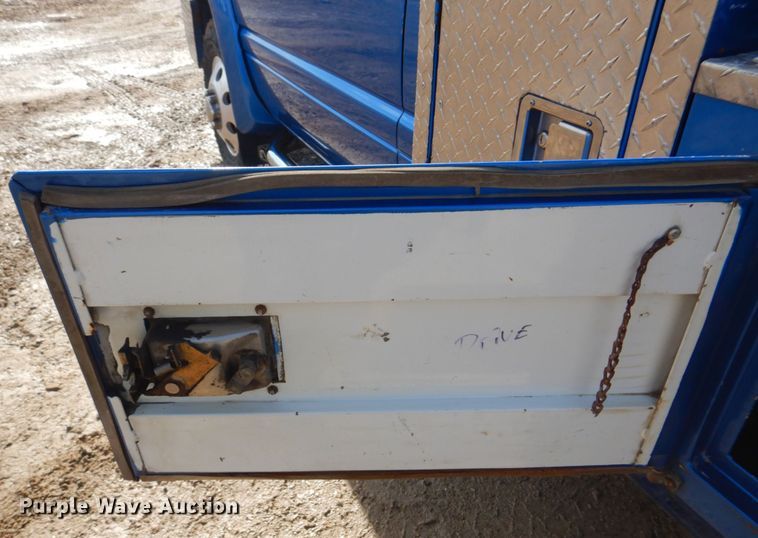 image for item IM9631 1999 Dodge Ram 3500  tow truck