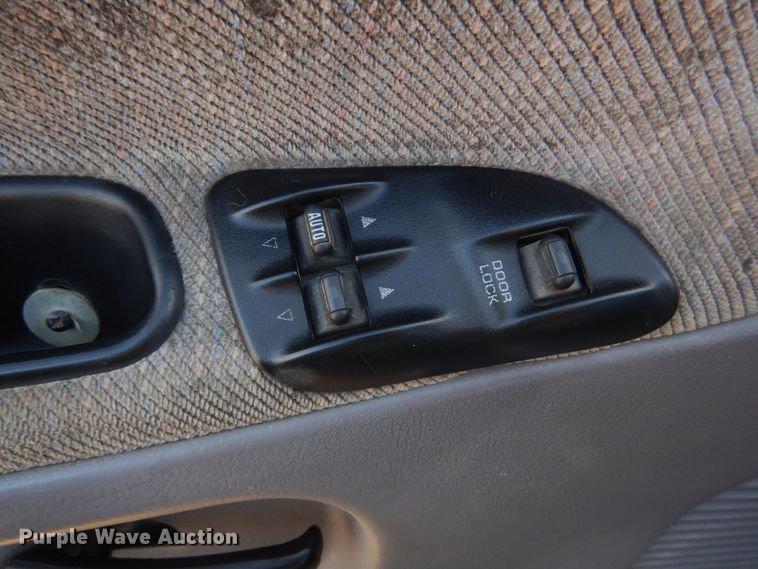 image for item IM9631 1999 Dodge Ram 3500  tow truck