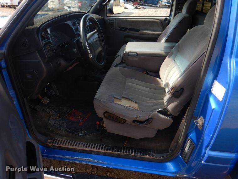 image for item IM9631 1999 Dodge Ram 3500  tow truck