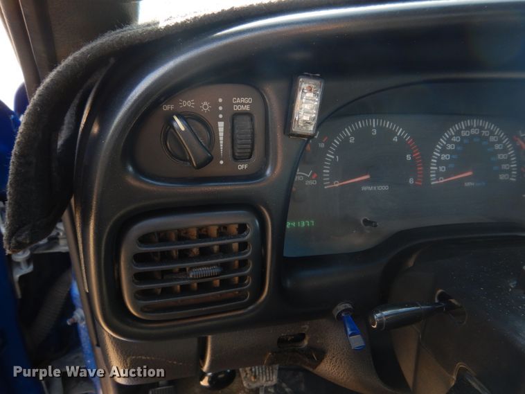 image for item IM9631 1999 Dodge Ram 3500  tow truck