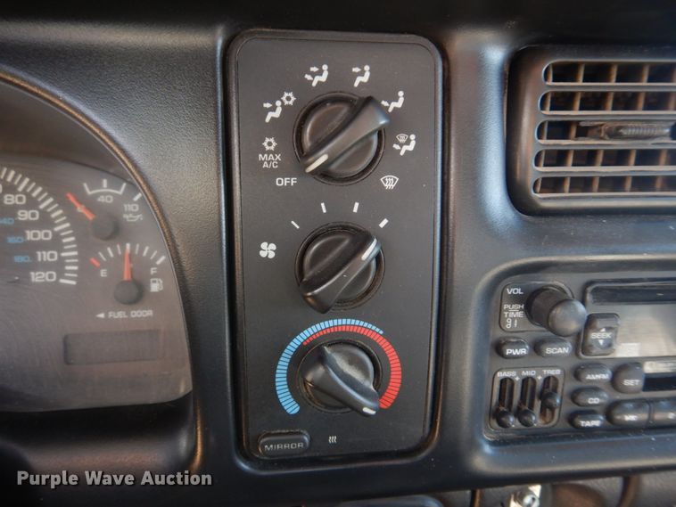 image for item IM9631 1999 Dodge Ram 3500  tow truck