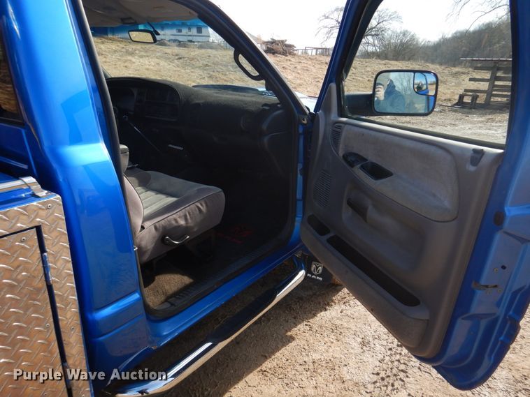 image for item IM9631 1999 Dodge Ram 3500  tow truck