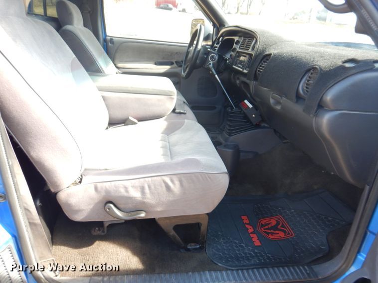 image for item IM9631 1999 Dodge Ram 3500  tow truck