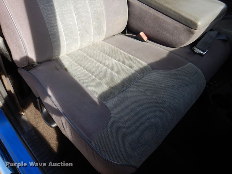 image for item IM9631 1999 Dodge Ram 3500  tow truck