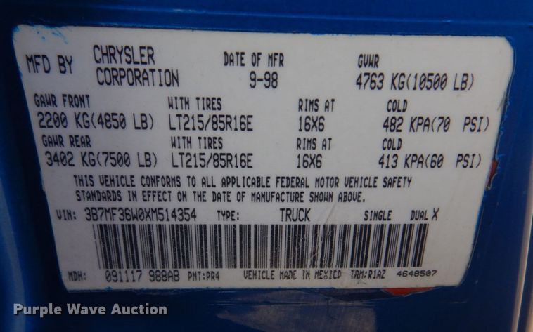 image for item IM9631 1999 Dodge Ram 3500  tow truck