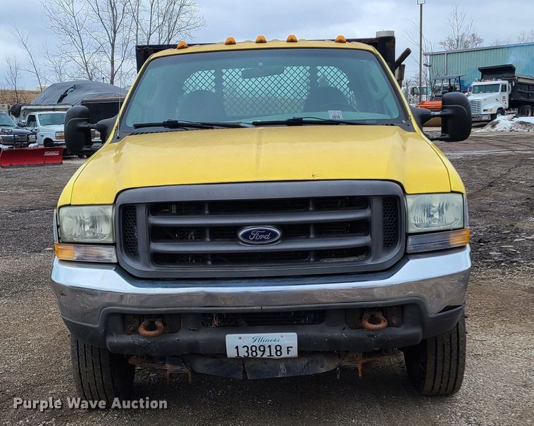 image for item IM9776 2004 Ford F450 Super Duty XL  flatbed truck