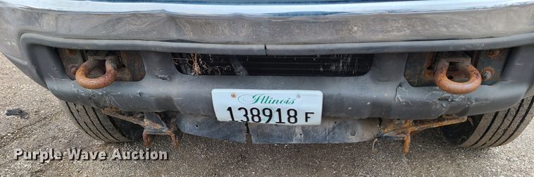 image for item IM9776 2004 Ford F450 Super Duty XL  flatbed truck