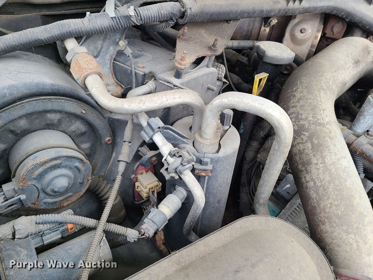 image for item IM9776 2004 Ford F450 Super Duty XL  flatbed truck