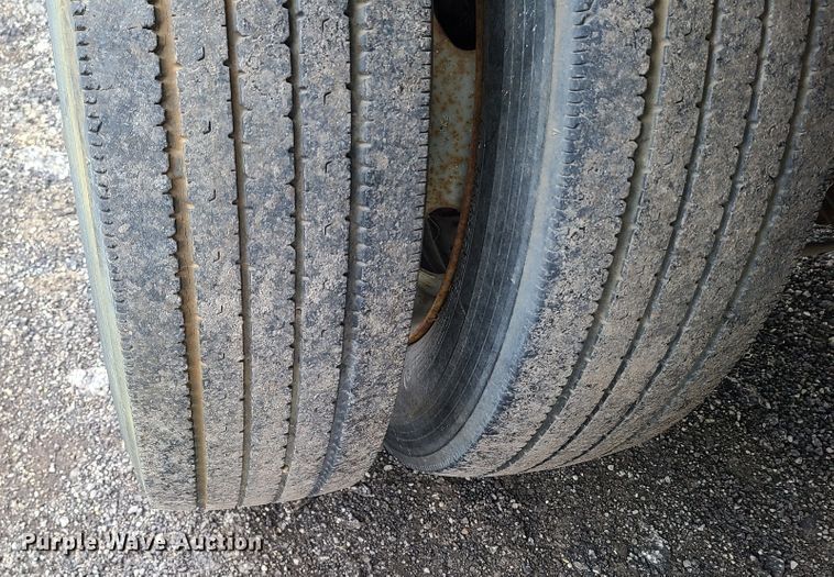 image for item IM9776 2004 Ford F450 Super Duty XL  flatbed truck