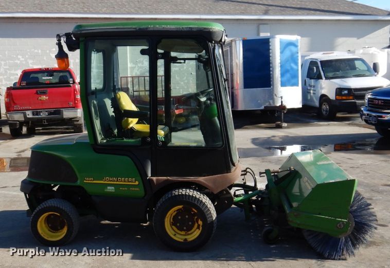 image for item IM9786 John Deere 1445  lawn mower