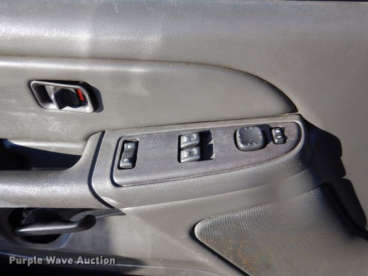 image for item IM9787 2004 GMC Sierra 1500  Ext. Cab pickup truck