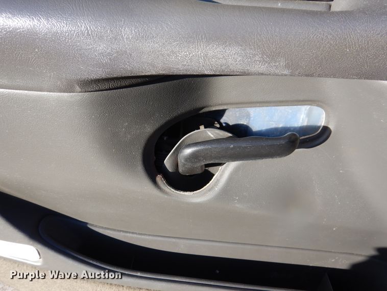 image for item IM9787 2004 GMC Sierra 1500  Ext. Cab pickup truck