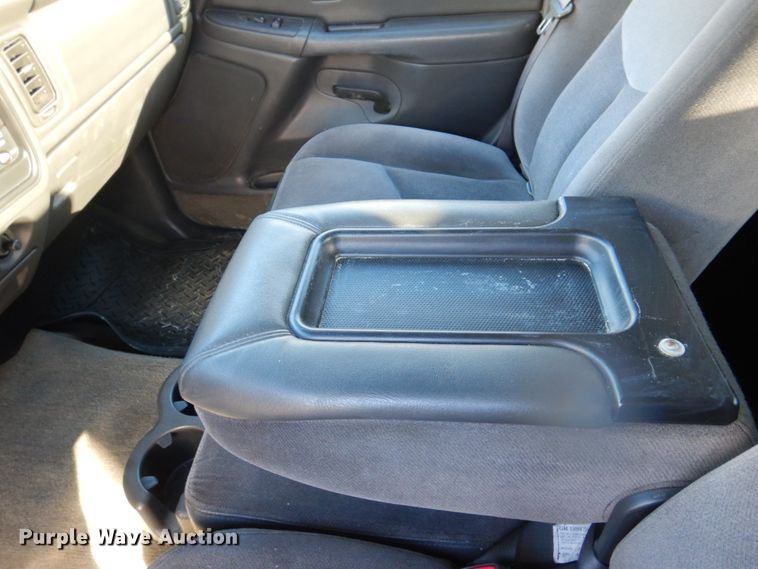 image for item IM9787 2004 GMC Sierra 1500  Ext. Cab pickup truck