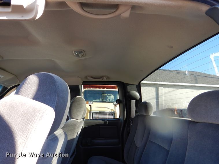 image for item IM9787 2004 GMC Sierra 1500  Ext. Cab pickup truck