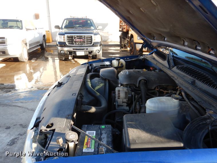 image for item IM9787 2004 GMC Sierra 1500  Ext. Cab pickup truck