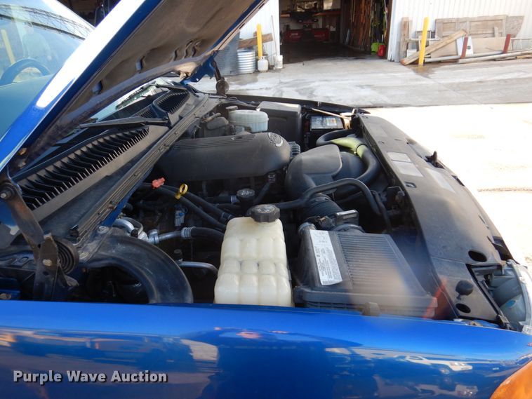 image for item IM9787 2004 GMC Sierra 1500  Ext. Cab pickup truck