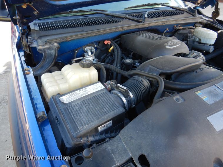 image for item IM9787 2004 GMC Sierra 1500  Ext. Cab pickup truck