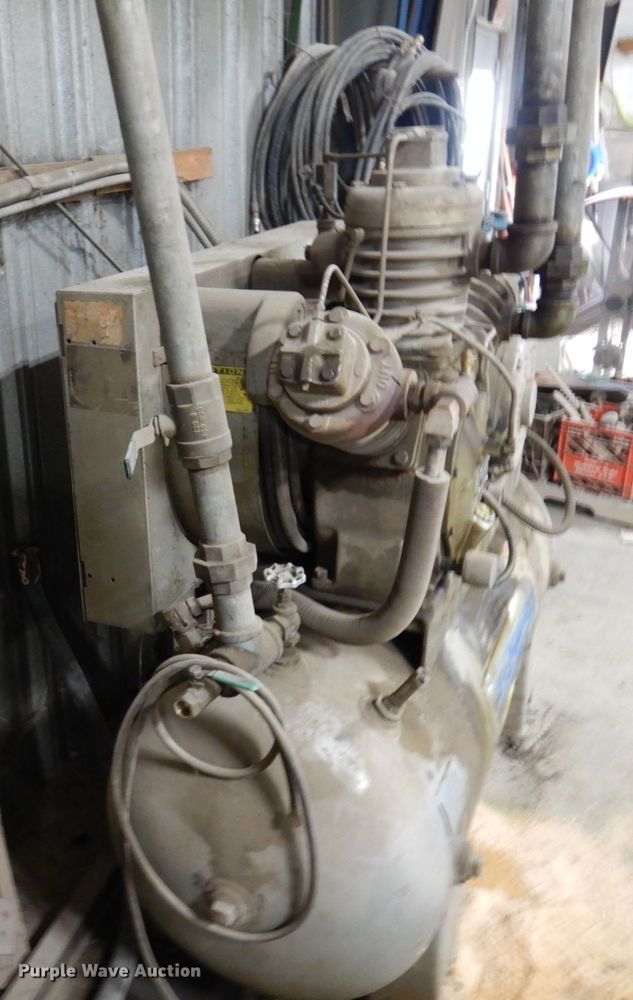 image for item IM9789 Ingersoll Rand 25T2  air compressor