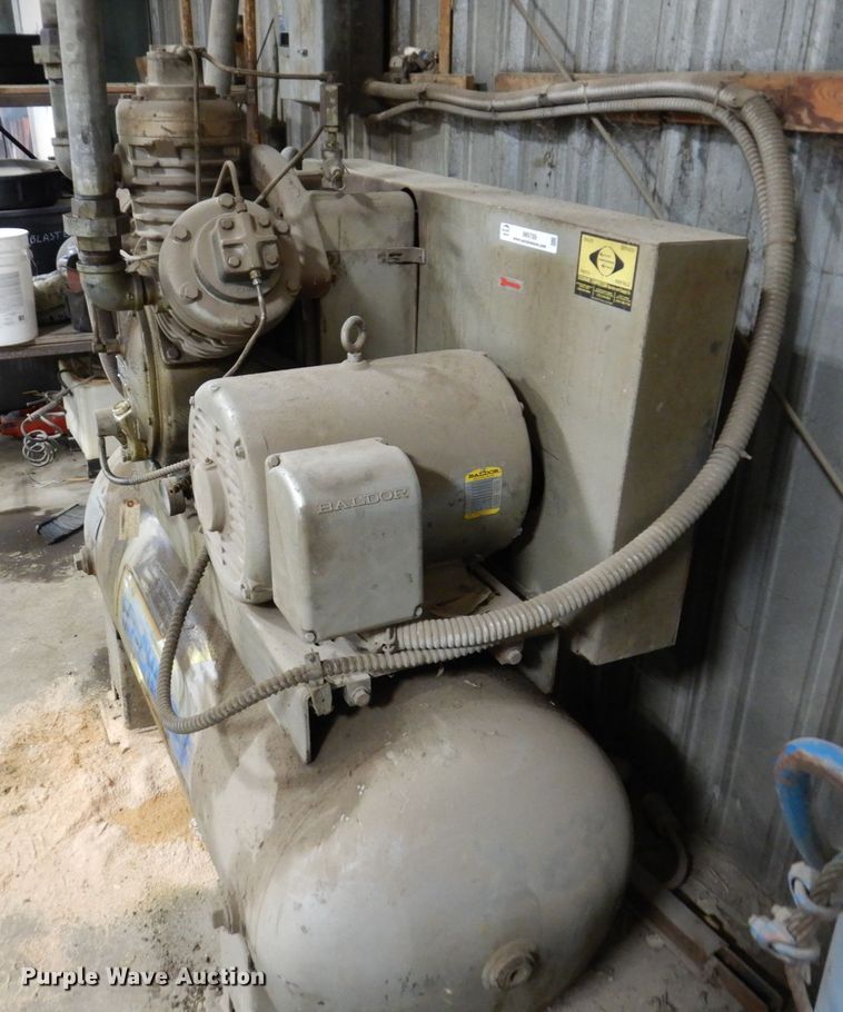 image for item IM9789 Ingersoll Rand 25T2  air compressor