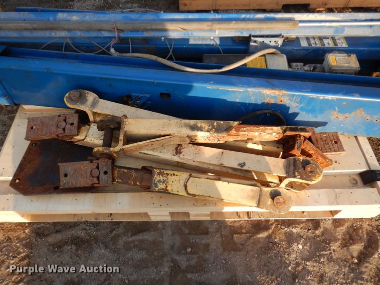 image for item IM9813 US Motors SPOA9-200  two post automotive lift