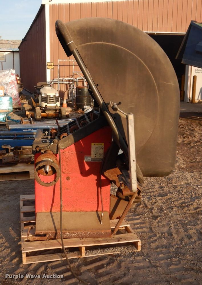 image for item IM9814 Hunter GSP 9700  tire balance machine