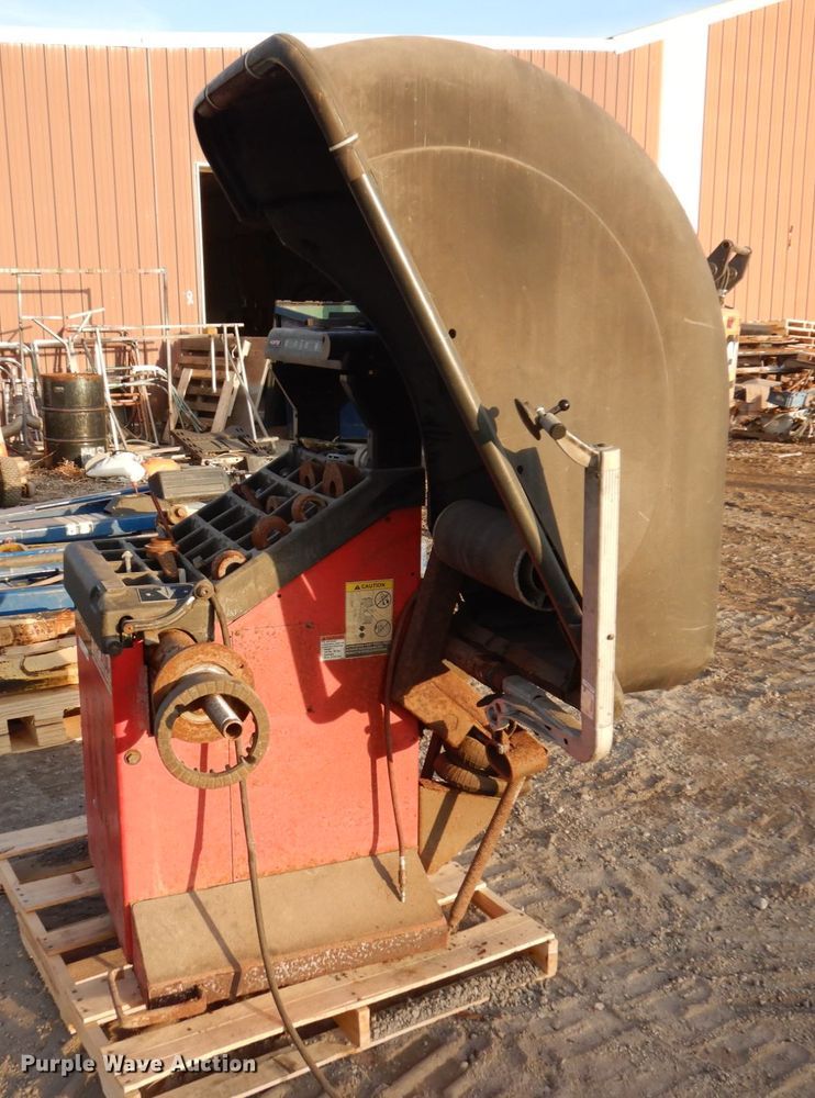 image for item IM9814 Hunter GSP 9700  tire balance machine