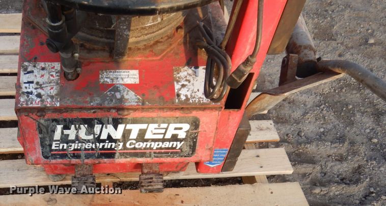 image for item IM9815 Hunter TC3250  tire machine