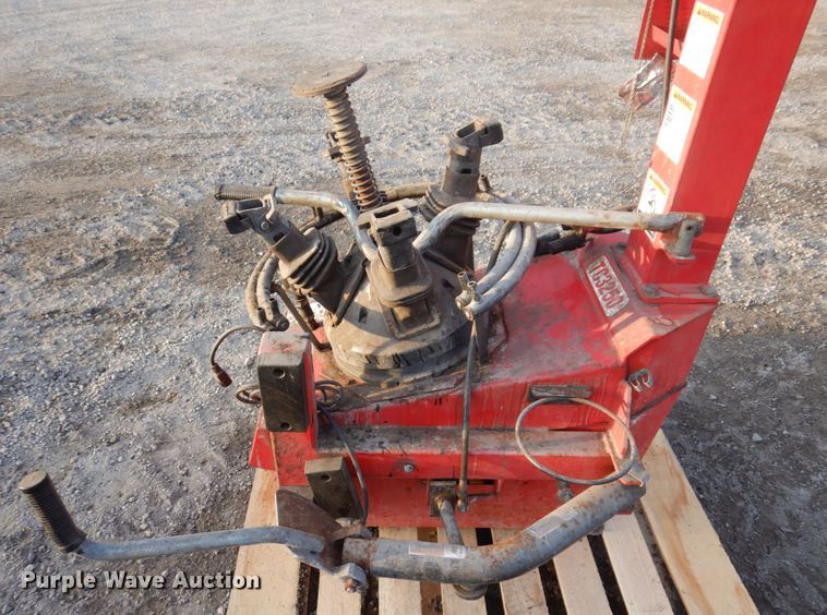 image for item IM9815 Hunter TC3250  tire machine