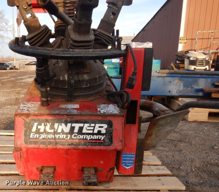 image for item IM9815 Hunter TC3250  tire machine